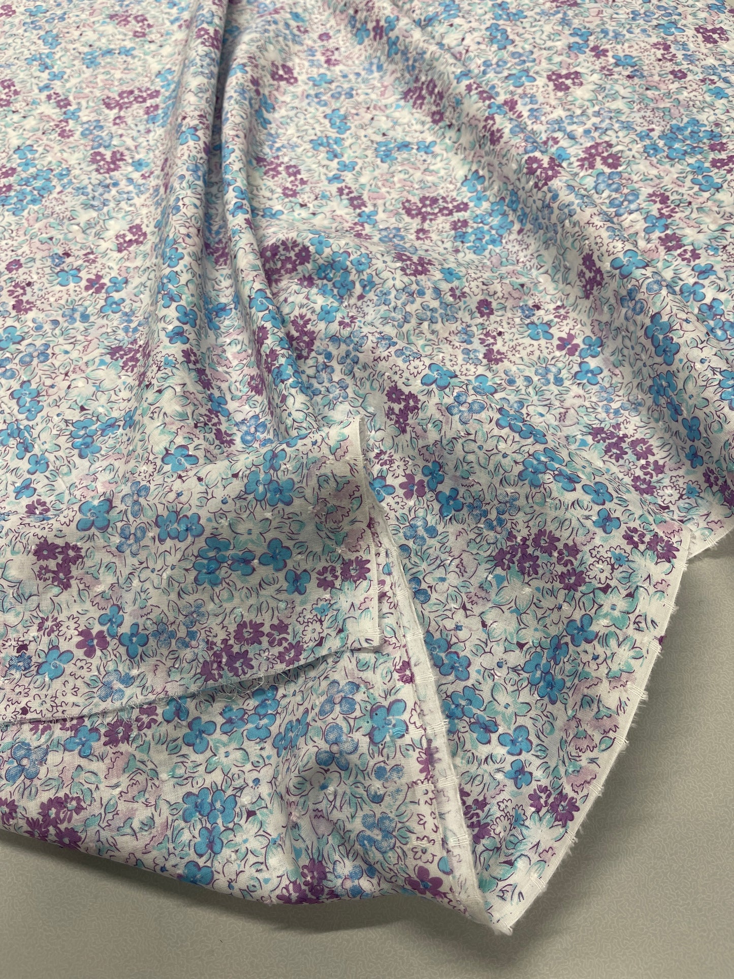 Dressmaking Floral Swiss Knot