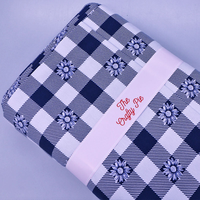 95% cotton 5% elastane Gingham Jersey Fabric - Navy Daisy