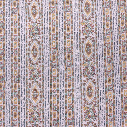 Vintage Quilted Cotton - Golden - Wallpaper